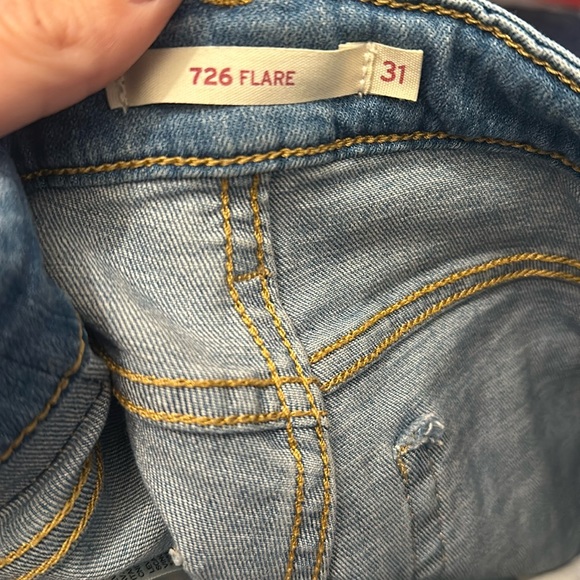 Levi 726 flair size 31 stretchy jean - Picture 2 of 4